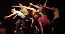 cours de danse contemporain et atelier chorégraphique contemporain pour enfants de 6 à 13 ans, pour adolescents et pour adultes